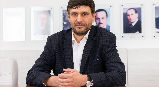 Portret finante Bogdan Zinca main